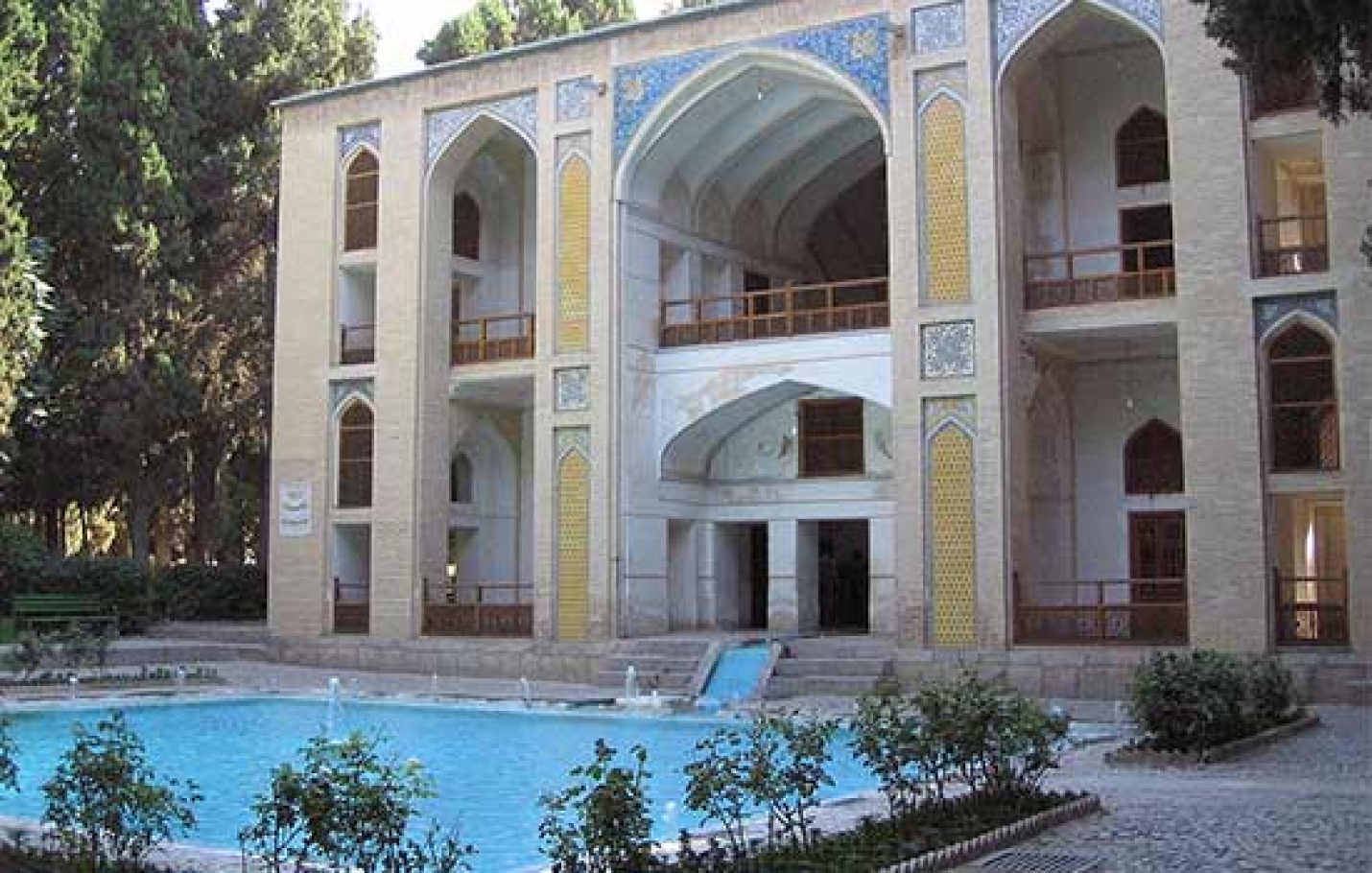 تور۵- باغ فین، ابیانه، نطنز، اصفهان