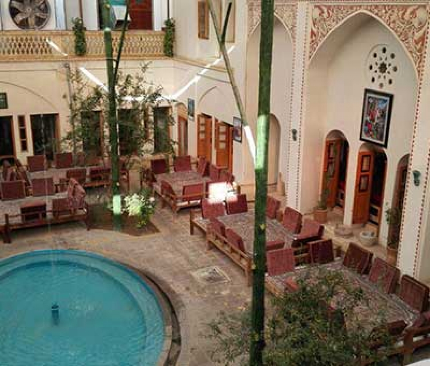 Kashan Mozaffari Traditional Restaurant